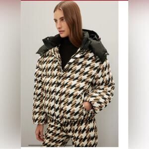 Perfect Moment Puffer II in Iconic Camel Houndstooth Size Medium NWT $795